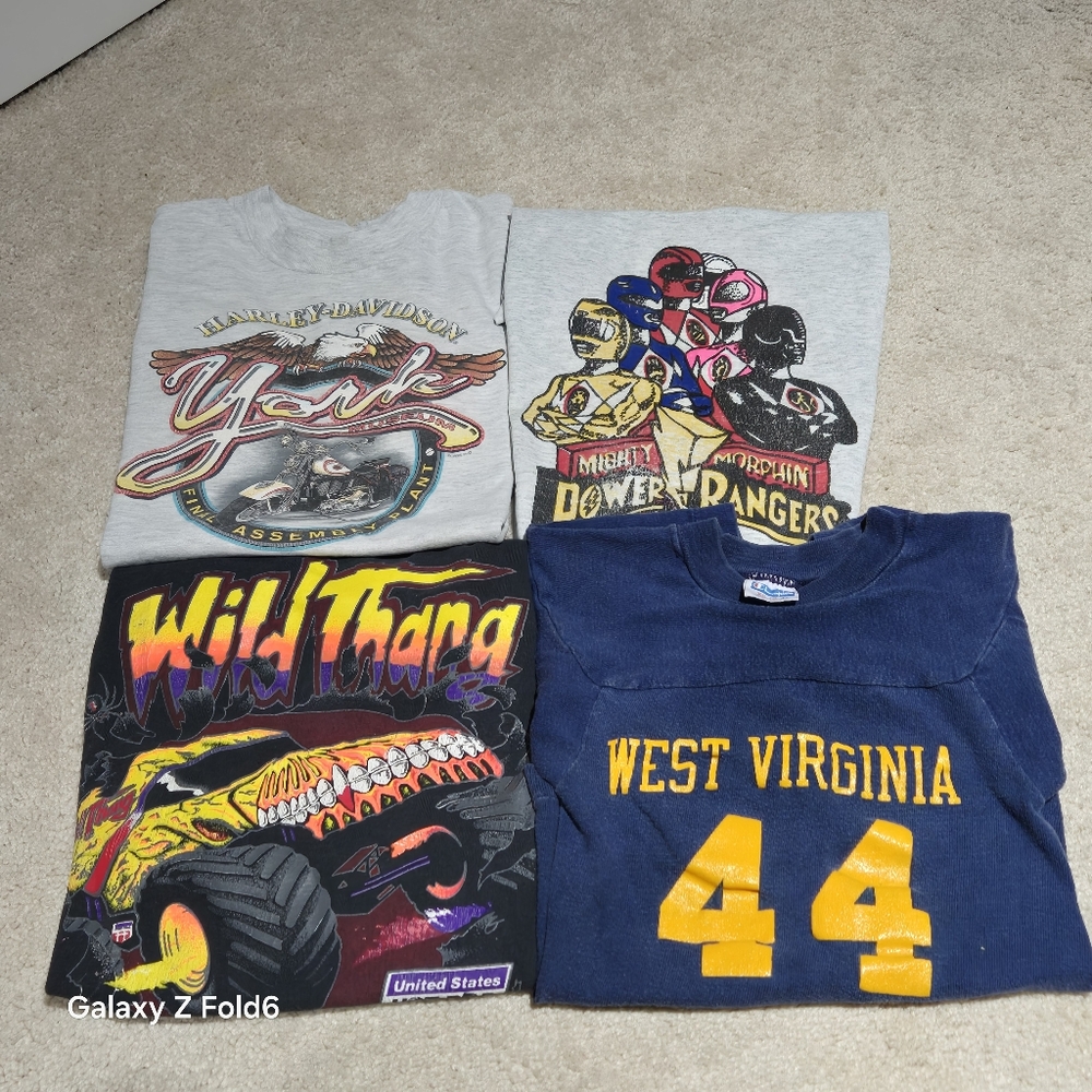 Vintage Lot of 4 Tee Shirts From The 90's
